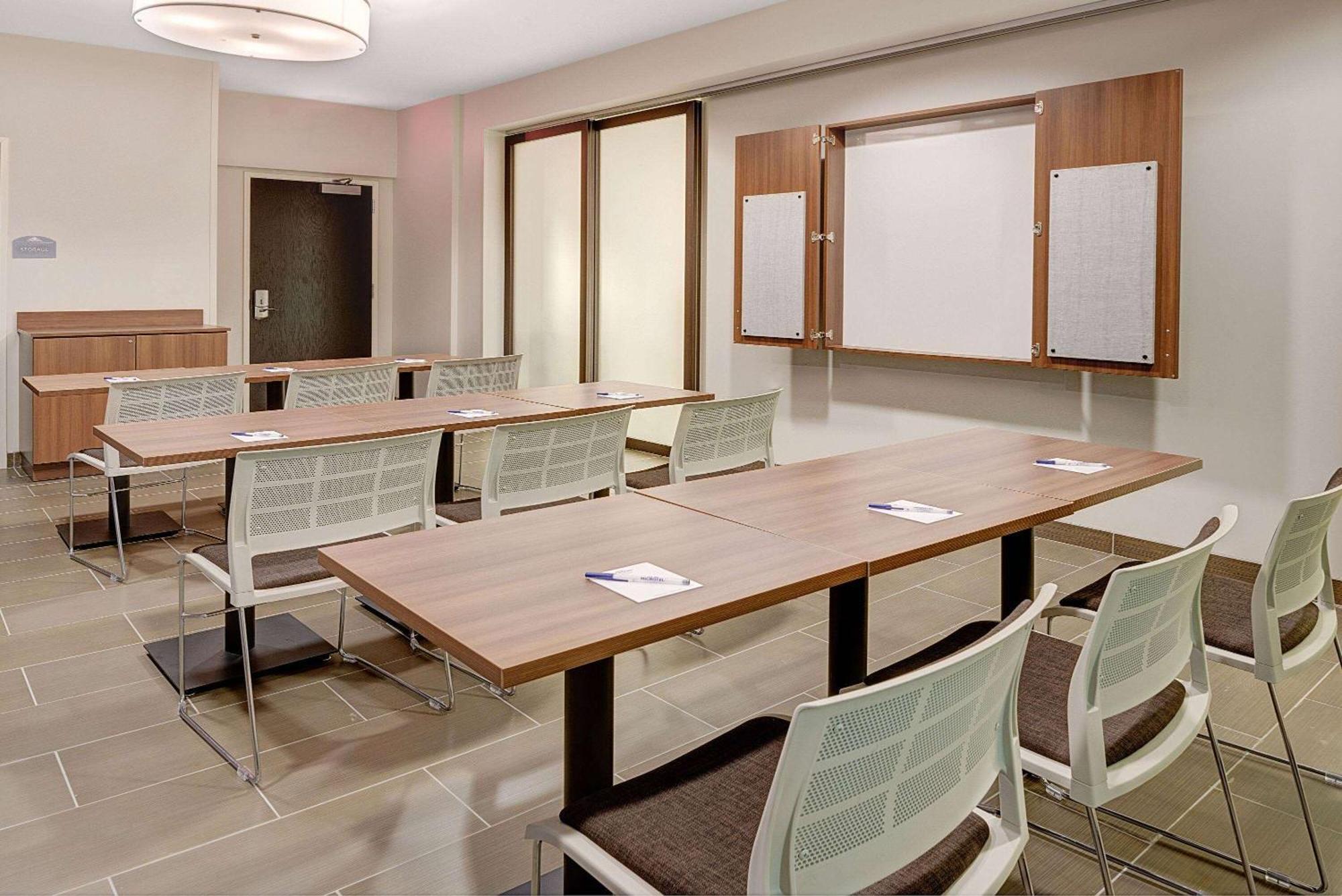 Microtel Inn & Suites By Wyndham Philadelphia Airport Ridley Park Bagian luar foto